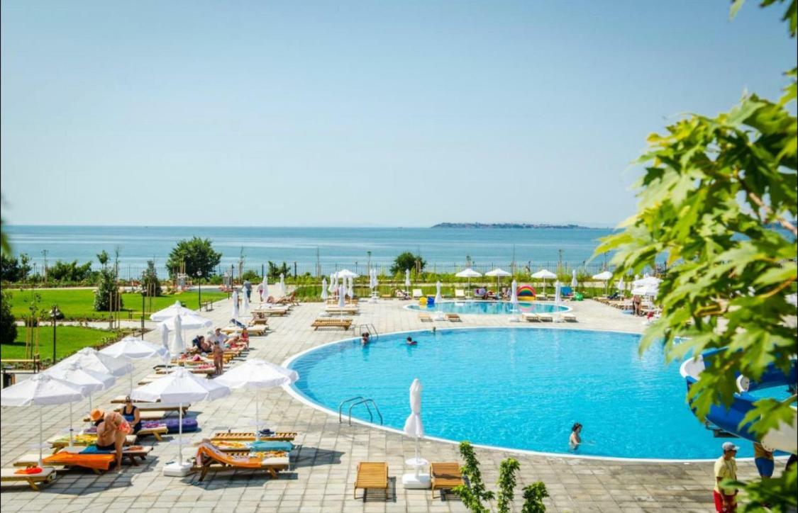 Apartment In Prestige Fort Beach Sveti Vlas Exteriér fotografie