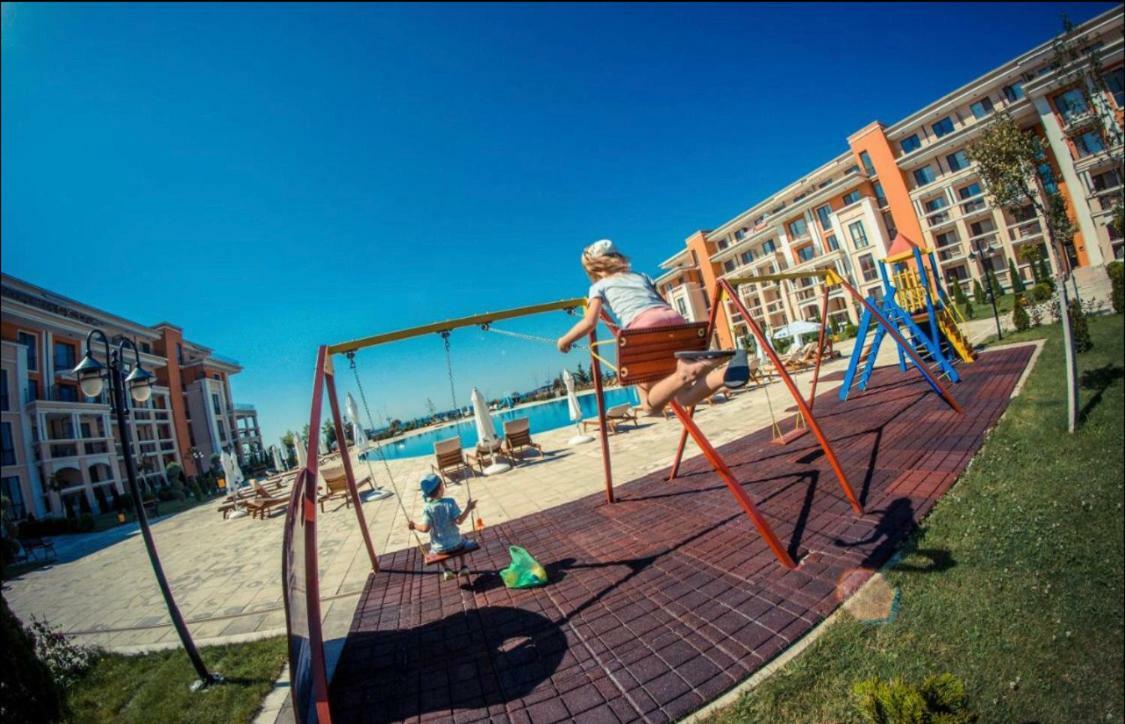 Apartment In Prestige Fort Beach Sveti Vlas Exteriér fotografie