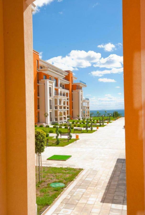 Apartment In Prestige Fort Beach Sveti Vlas Exteriér fotografie